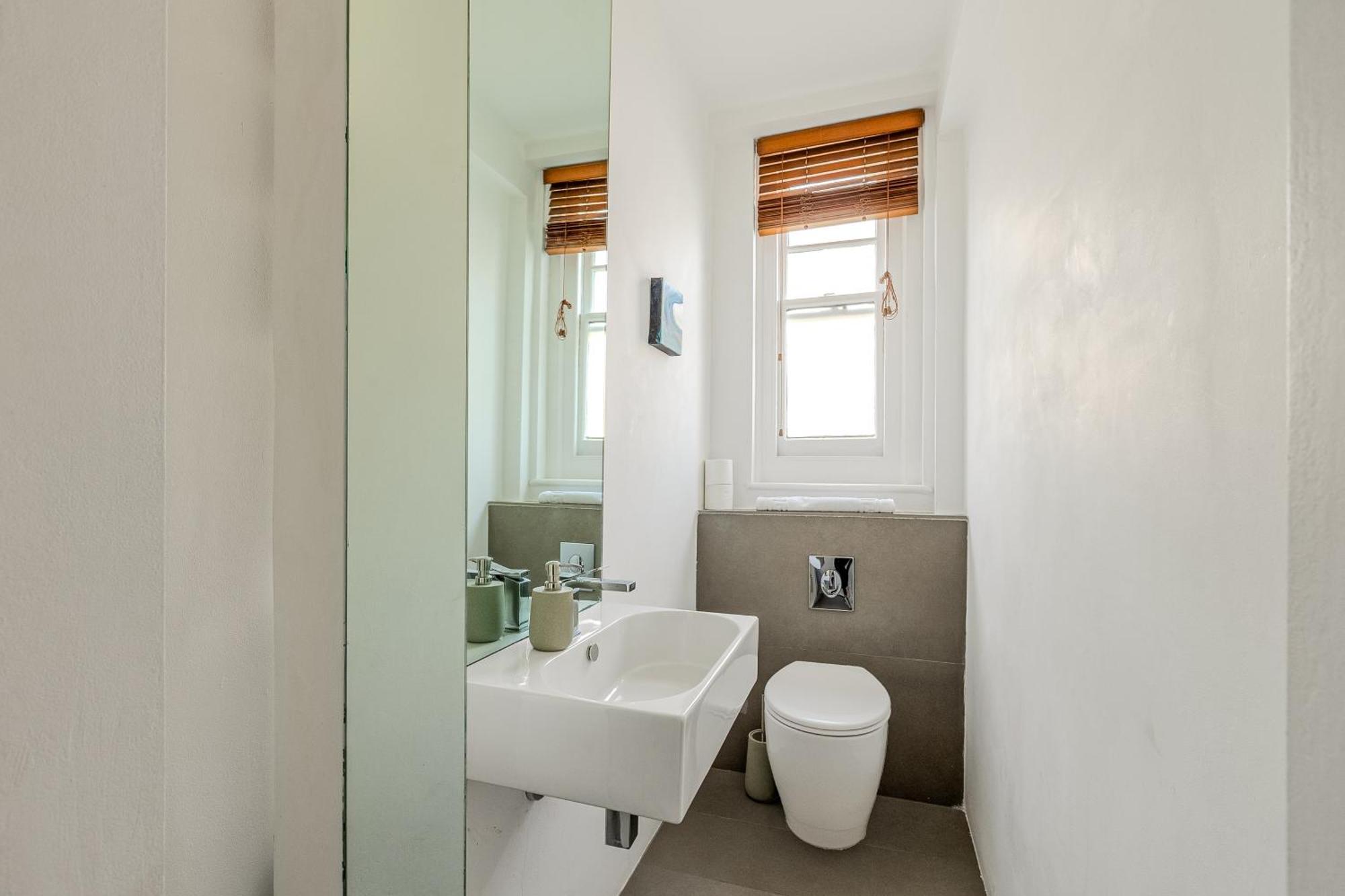Covent Garden Gem - Charming 1 Bedroom Flat * Londra